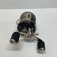 RYOBI VARIUS F300 ベイトリール